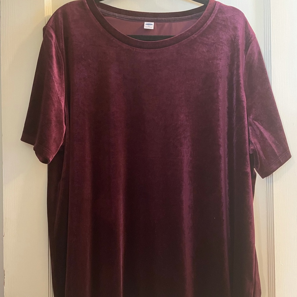 Velvet short sleeve burgundy too. XXL